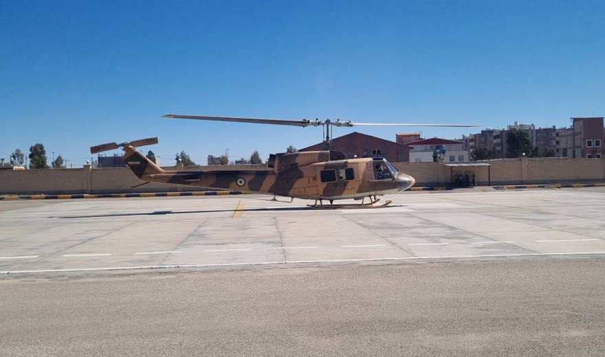 🚁 عملیات هوایی اورژانس برای نجات مصدوم حادثه جاده‌ای در محورسیرجان-بندرعباس  📢 به گزارش روابط‌عمومی اورژانس پیش‌ بیمارستانی و مدیریت حوادث دانشکده علوم پزشکی سیرجان:   درمورخ ۱۴۰۴/۰۹/۲۱ پی واژگونی یک دستگاه تریلی  در محور سیرجان به بندرعباس  ۱۰کیلومتر ب