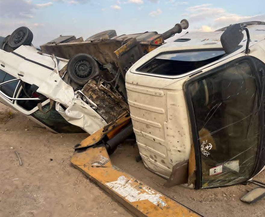 یک مورد حادثه رانندگی ناشی از واژگونی یک دستگاه خودروی یدک‌کش در محدوده بعد از آرامستان، قبل از پل نجف‌شهر